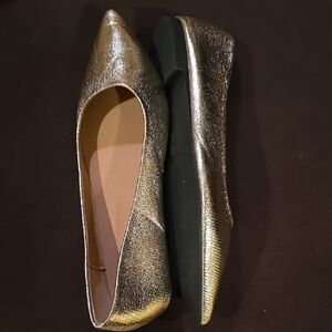 Elegant Gold Women's Flats